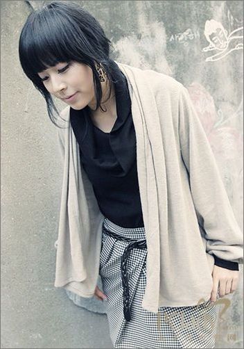 韩国OL最爱灰色外套 低调时尚正在流行